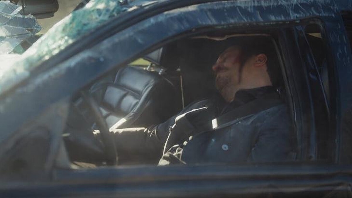 Eşref Trafik Kazası Geçirdi Gülümser Sağ Çıktı