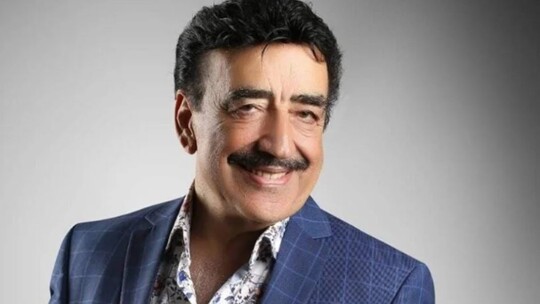 Arabesk müziğin duayen ismi Hakkı Bulut, 63 yıllık eşiyle Bahçelievler'deki...