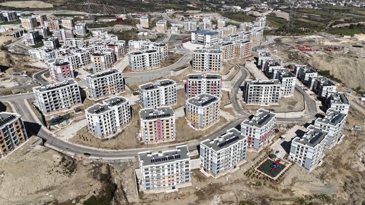 Hatay'da deprem konutlarının teslim edilmesiyle kira fiyatları sert geriledi;...