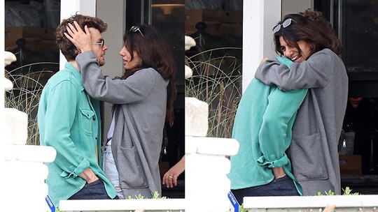 The Boys dizisinin yıldızları Jack Quaid ve Claudia Doumit, Avustralya'nın Braidwood...