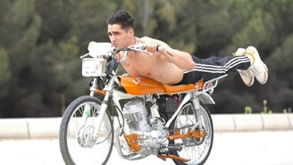 Mert Ramazan Demir Türkiye'de 7 Kişide Olan Motosikleti Satın Aldı