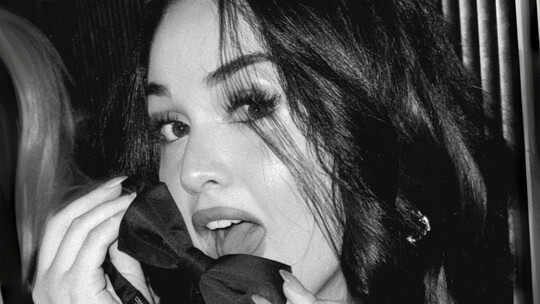 Klarnet ustası Hüsnü Şenlendirici'nin kızı Naz Şenlendirici, yeni şarkısının...