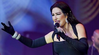 Nükhet Duru Antalya Gecesinde 2 Bin Kişiyi Ayağa Kaldırdı