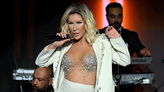 Seda Sayan, Kıbrıs'taki konser öncesinde 23 Nisan'ı ve Çağlar Ökten ile dördüncü...