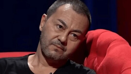 MS hastalığıyla mücadele eden Serdar Ortaç, sosyal medya canlı yayınında duygusal...