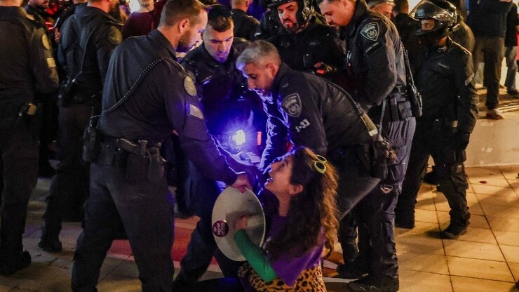 Tel Aviv'de toplanan binlerce İsrailli, Netanyahu hükümetinin Gazze başta olmak...