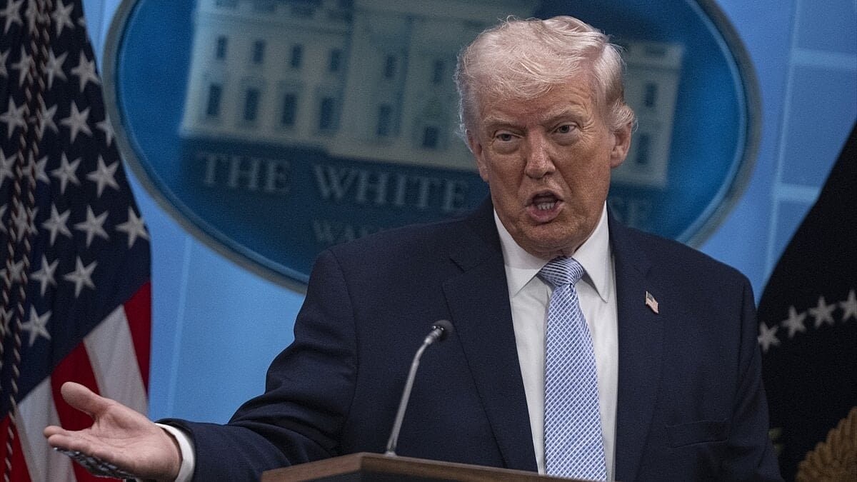 Trump Çinin İrana Silah Göndermeyeceğini Açıkladı