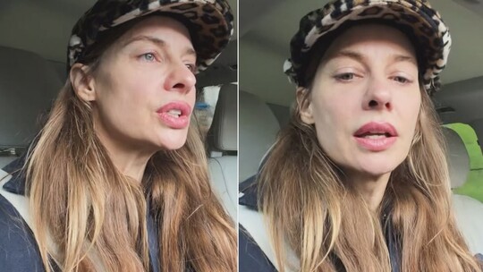 Oyuncu Tuba Ünsal, yağmurda elinde ekmeklerle yürüyen yaşlı bir kadını aracına...