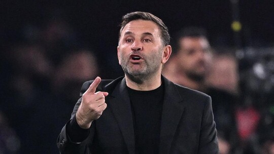 Tüzemen Okan Buruk İçin Kenara Çekil Dedi