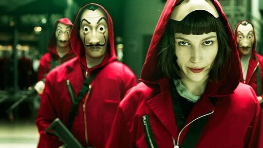 La Casa de Papel'in Tokyo'su Ursula Corbero, bebeğini emzirirken çekilen sade...