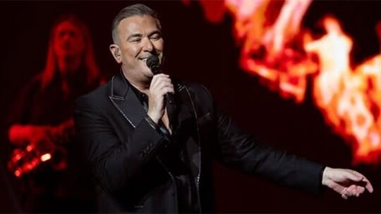 Yunan müziğinin tanınan sesi Antonis Remos, 25 yıllık Türkiye bağını ve İstanbul'u...