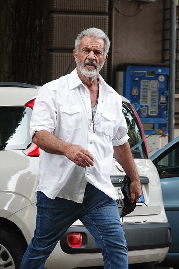 Mel Gibson Roma'da Yeni Aşkıyla Romantik Anlar Yaşadı