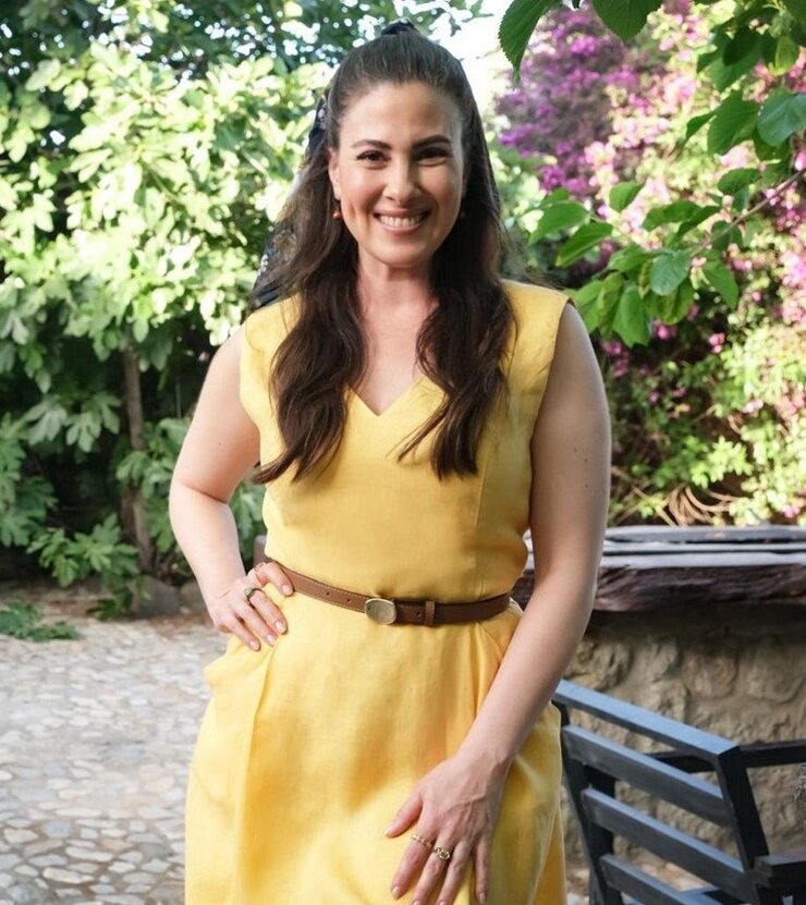 Nesrin Cavadzade Ve Ekibi Hangisi Daha 17 Dizisinde Buluştu
