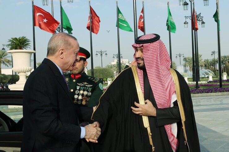 Suudi Arabistan Türkiye'ye Dev Güneş Santrali Kuruyor