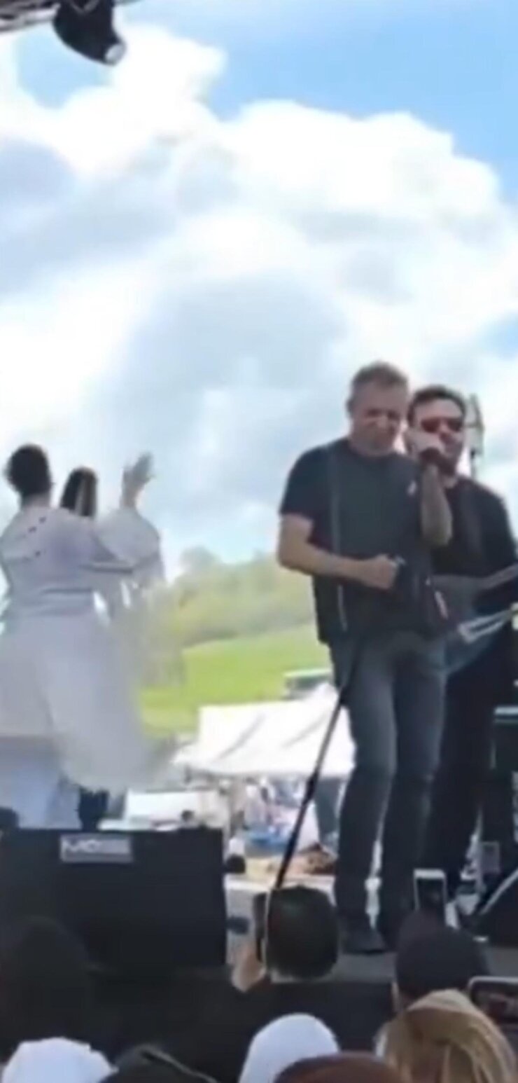 Haluk Levent Tokat Konserinde Mide Ağrısı Nedeniyle Mikrofonu Bıraktı