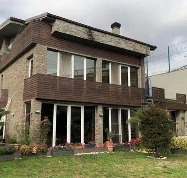 Çağla Şıkel 2 Yıldır Süren Villa Tadilatının Bitmediğini Açıkladı