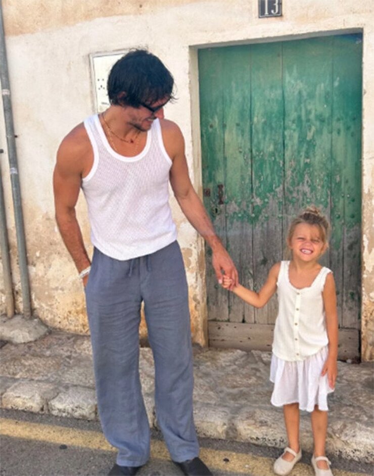 Jake Hall Mayorka Tatilinde Cam Kapıya Çarparak Hayatını Kaybetti
