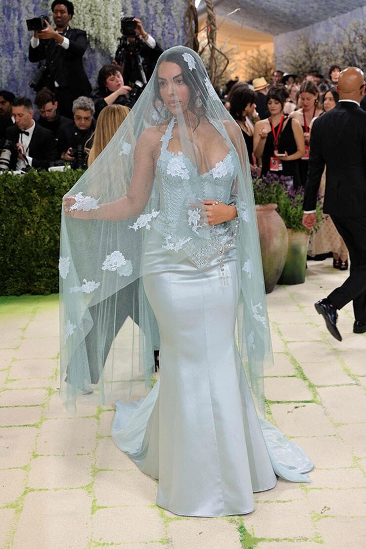 Georgina Rodriguez Met Gala 2026'da Ronaldo'ya Evlilik Mesajı Gönderdi
