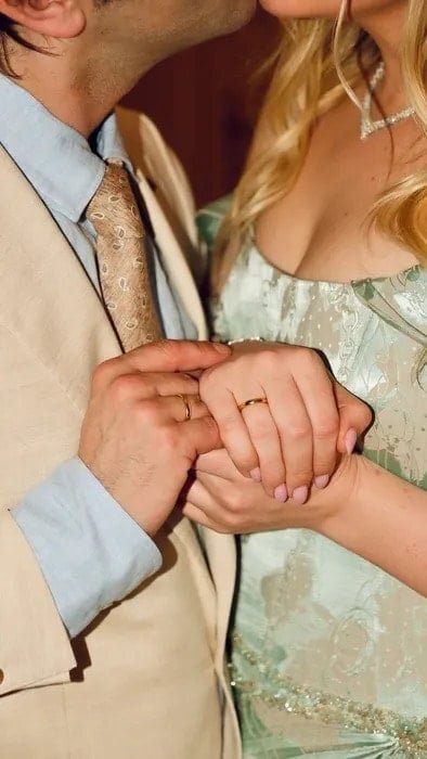 Derya Şensoy Ve Yağız Can Konyalı Sessiz Sedasız Nişanlandı