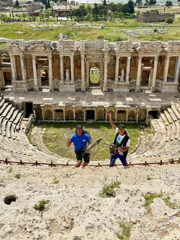 Metallica Üyeleri Pamukkale Ve Hierapolis'i Ziyaret Etti