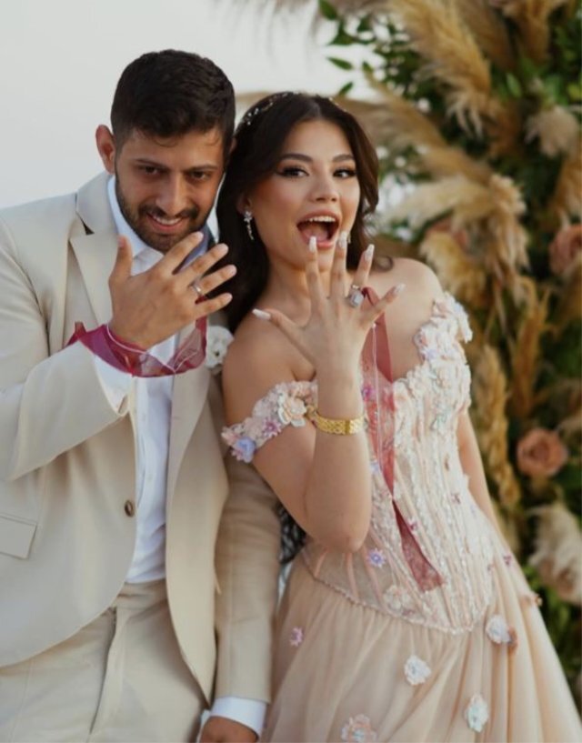 Eda Sakız Instagram Profilinden Soyadını ve Fotoğrafları Kaldırdı