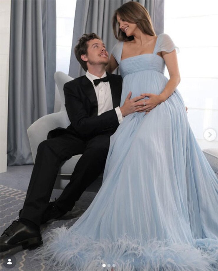 Barbara Palvin Ve Dylan Sprouse İlk Bebeklerini Beklediklerini Duyurdu