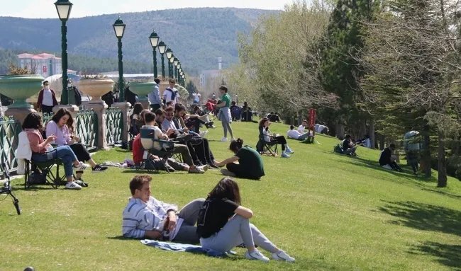Meteoroloji Bu Hafta İçin Sıcak Hava Ve Fırtına Uyarısı Yaptı