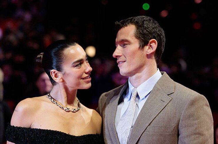 Dua Lipa Ve Callum Turner Sicilya'da Düğün Yapıyor