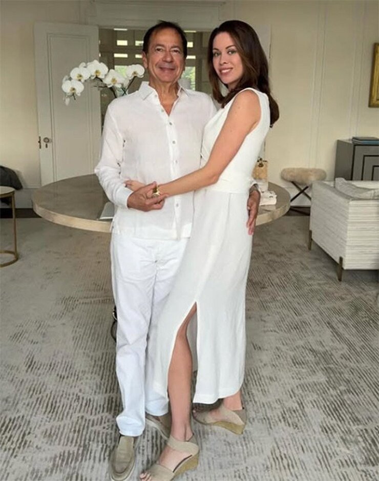 John Paulson 25 Yıllık Evliliği Gizli Anlaşmayla Noktaladı