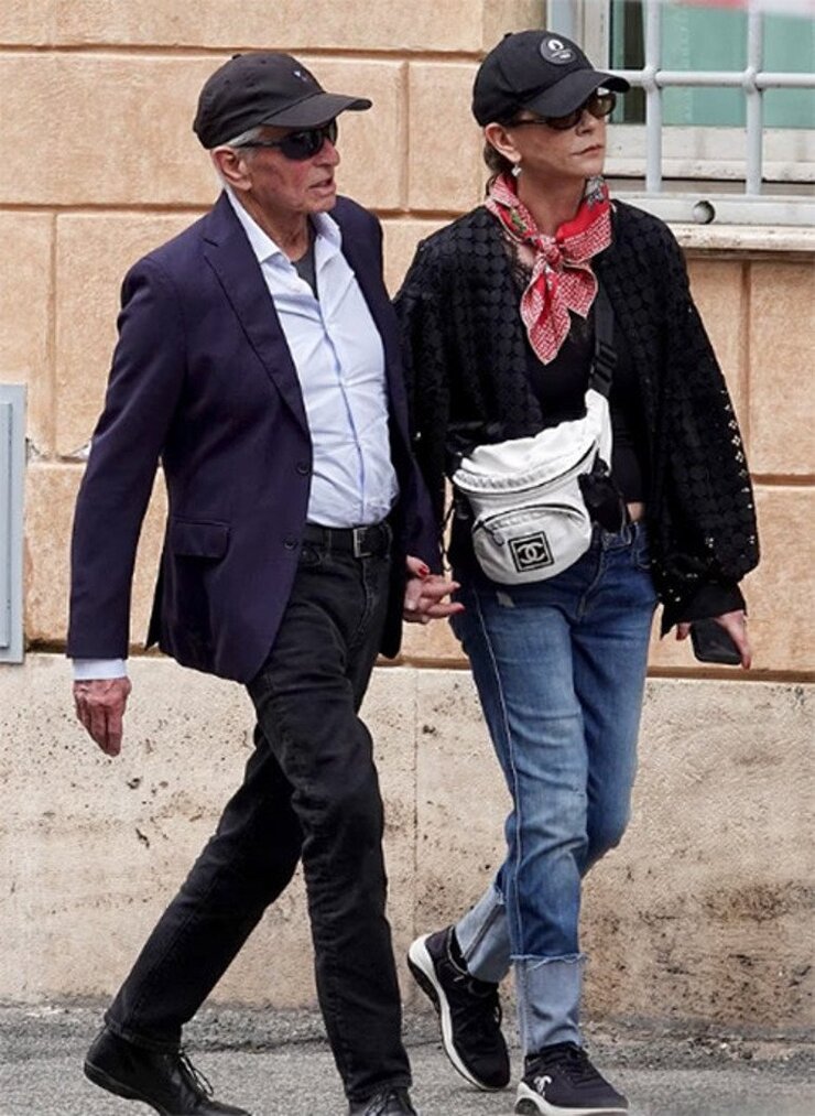 Catherine Zeta Jones Roma'da Çatı Katı Dairesi Aldı