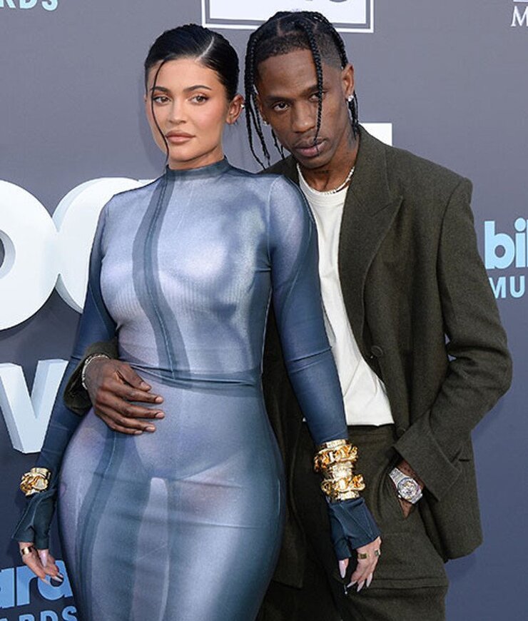 Kylie Jenner İki Hamilelik Sürecindeki Zorluklarını İlk Kez Anlattı
