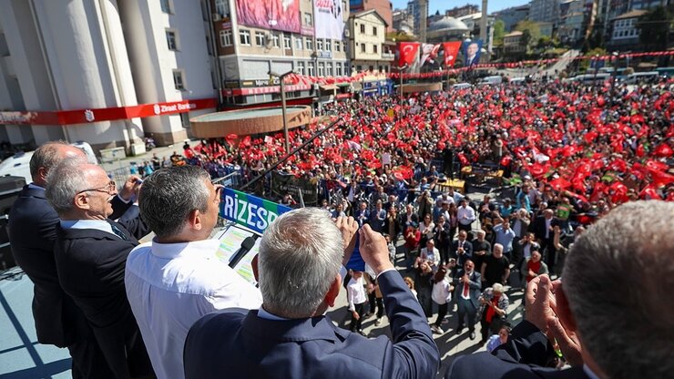 Özel Rize Mitinginde Gürlek'i Mal Varlığına Dair Açıkça Meydan Okudu