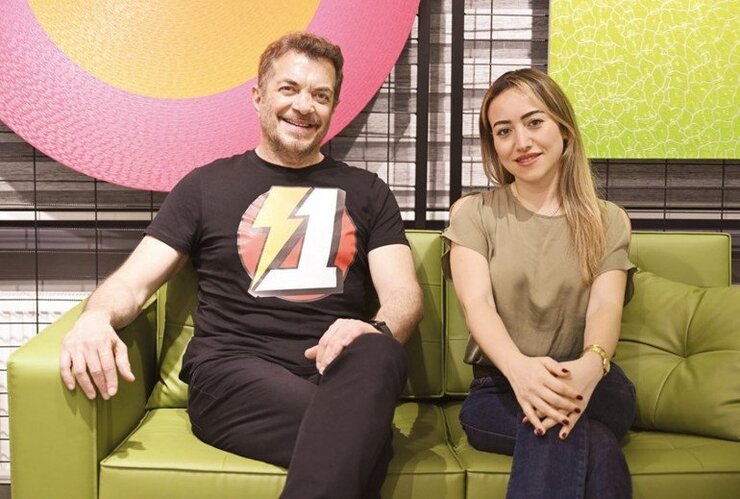 Varol Yaşaroğlu Kendi Yarattığı Karakterlerle İlk Kez Ekrana Geçti