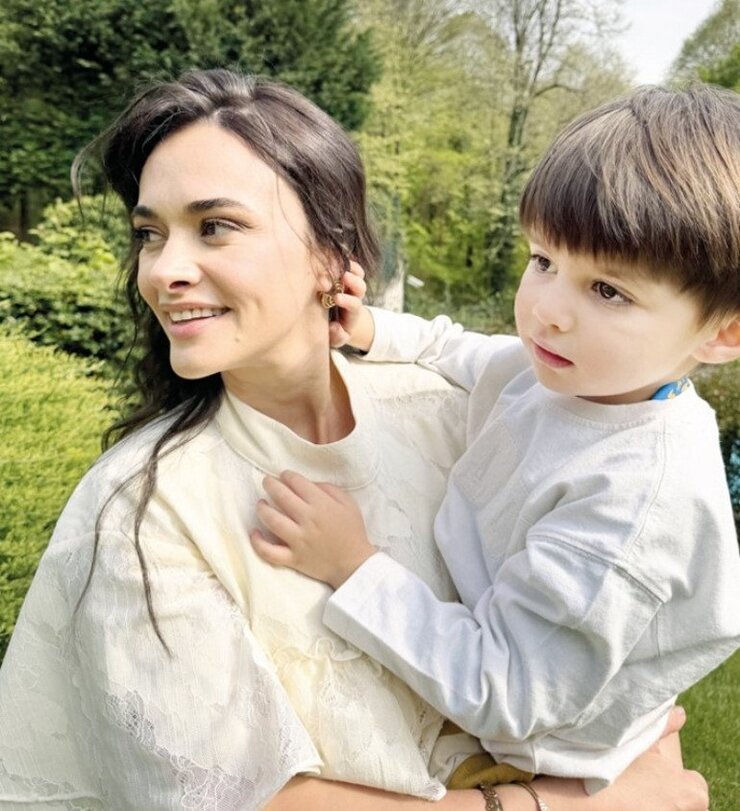 Hande Soral Annelikle Birlikte Daha Temkinli Bir Hayat Sürüyor