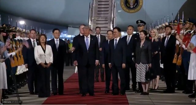 Trump 8.5 Yıl Sonra Çin'de Xi Jinping İle Bir Araya Geldi