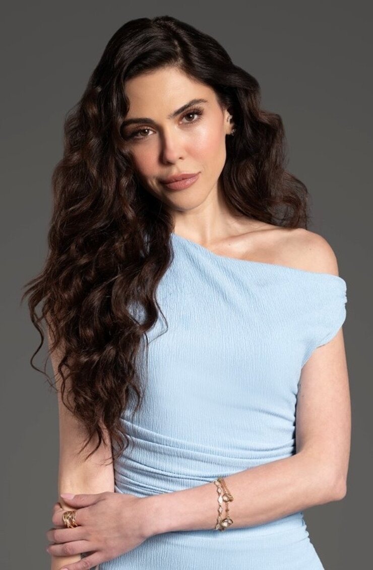 Nesrin Cavadzade Ve Ekibi Hangisi Daha 17 Dizisinde Buluştu