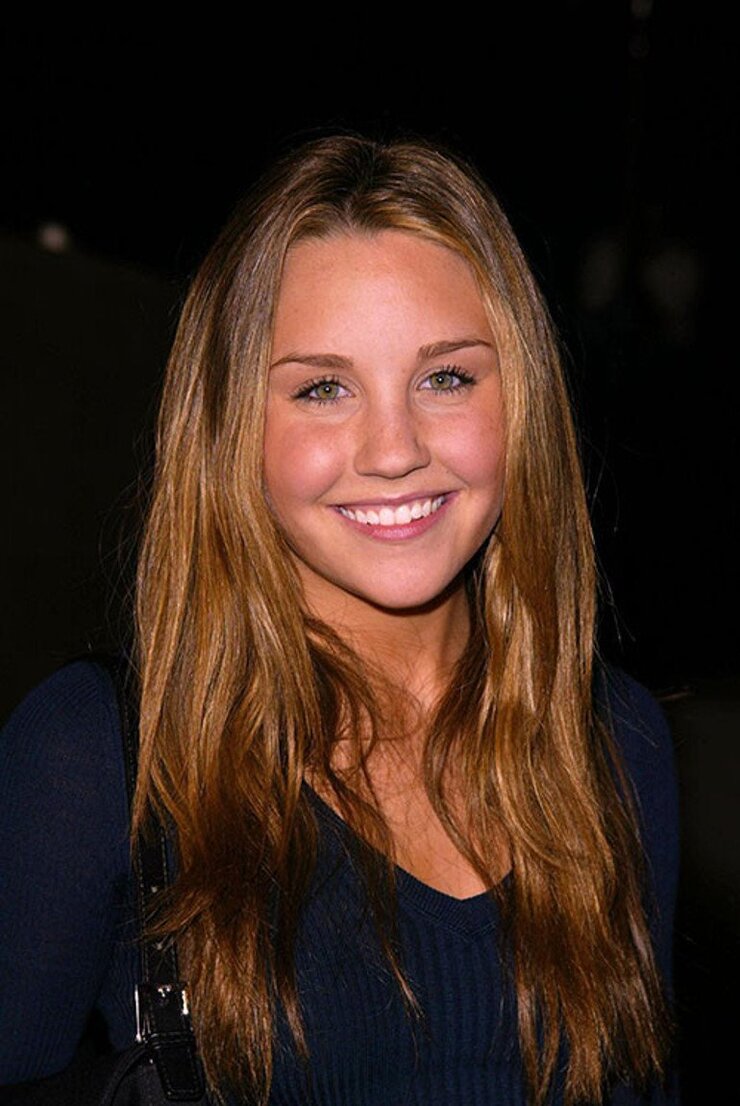Amanda Bynes Mavi Kaşları Ve Sarı Saçlarıyla Los Angeles Sokaklarında Göründü