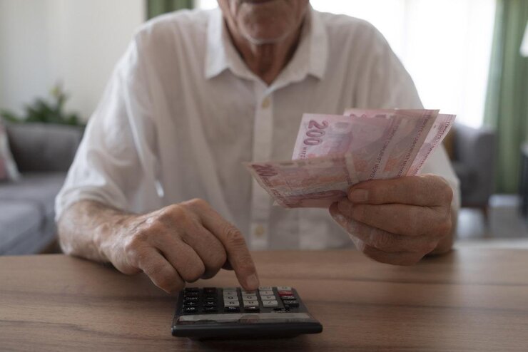 Özgür Erdursun Emekli İkramiyesinin Yetersizliğini Rakamlarla Ortaya Koydu