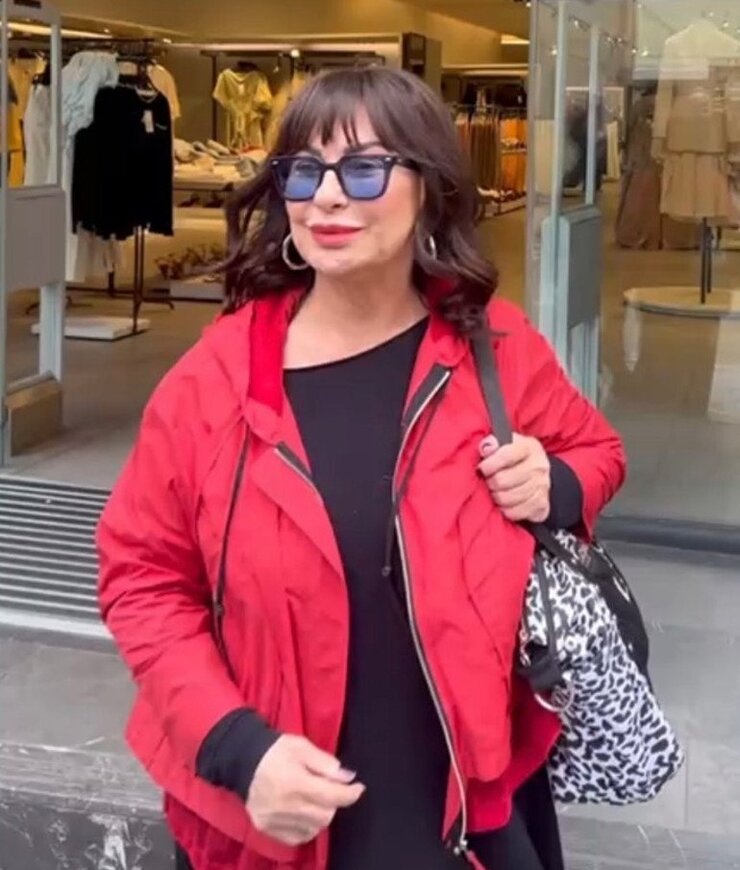 Nilgün Belgün Yeni Oyununun Adını Açıkladı Ve Herkesi Güldürdü