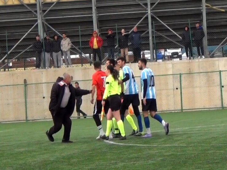 Beğendikspor Yedek Oyuncusu Hakemi Yumrukladı Maç Tatil Edildi