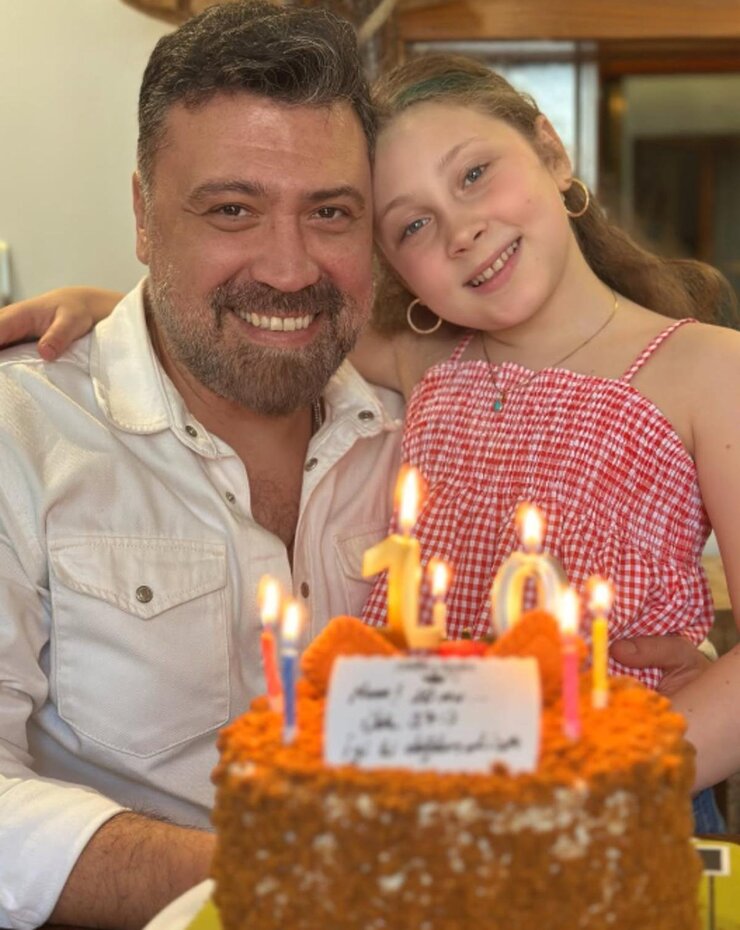 Bülent Parlak Ve Eski Eşi Kızları Lisa İçin Bir Araya Geldi