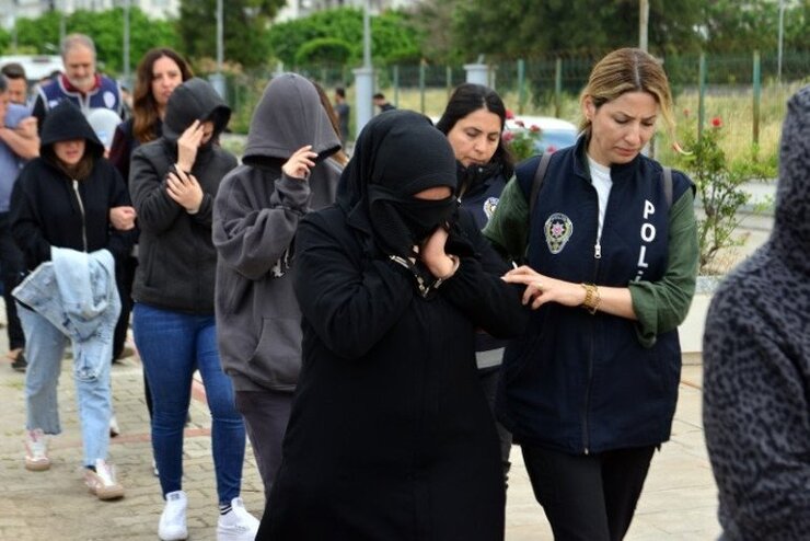 Rasim Ozan Kütahyalı Şifresi Kırılan Telefonuyla Yakalandı
