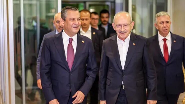 Özel İzmir Mitinginde Kılıçdaroğlu'na Üye Oylaması Teklifini Sundu