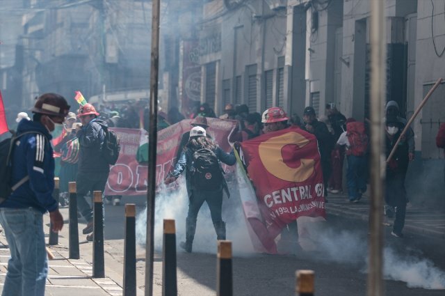 La Paz'da Hükümet Karşıtı Protestolarda 57 Kişi Gözaltına Alındı