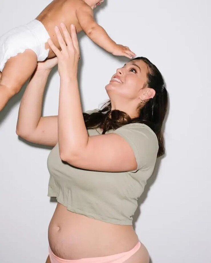Ashley Graham Zayıflama İlaçlarına Sert Çıktı Beden Pozitifliğini Savundu