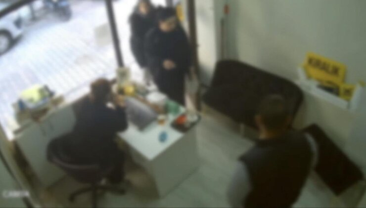 Şişli'de Kayınvalide Gelinini Öldürdü Kızı Da Gözaltına Alındı