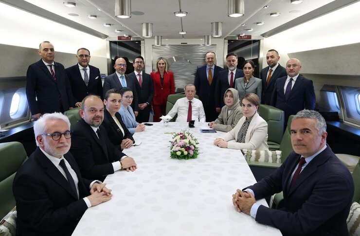 Erdoğan Kazakistan Dönüşünde Gündemin Tüm Başlıklarına Değindi