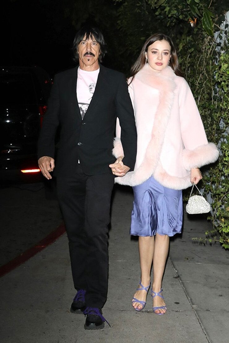 Eileen Kelly Vogue Makalesinde Kiedis İlişkisini Ve Yaş Farkı Eleştirilerini Yanıtladı