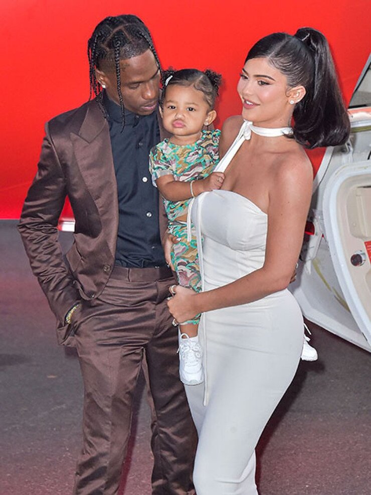 Kylie Jenner İki Hamilelik Sürecindeki Zorluklarını İlk Kez Anlattı