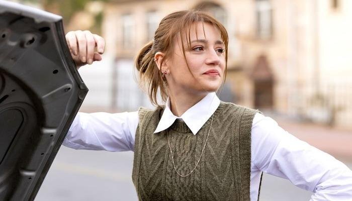 Gizem Karaca Ailesiyle Spor Salonunda Ter Döktü